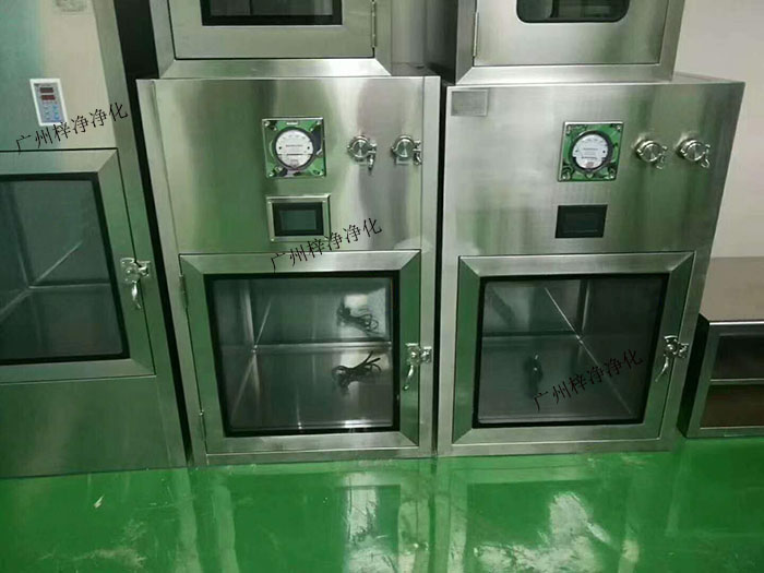 層流傳遞窗適用于需要隔離不同潔凈度級別的房間，如潔凈室與普通房間之間的連接、不同潔凈度級別潔凈室之間的連接等。